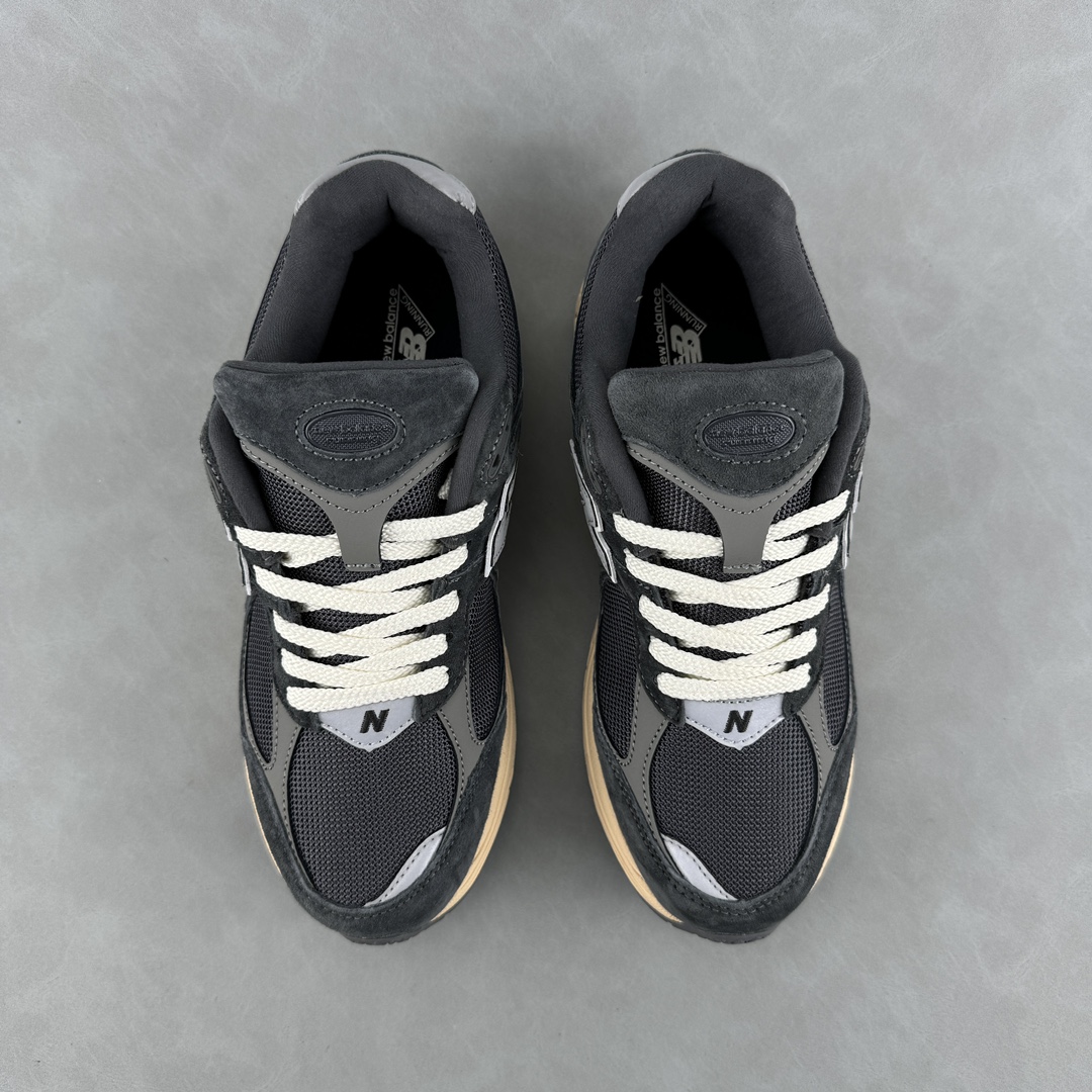 New Balance NB 2002R